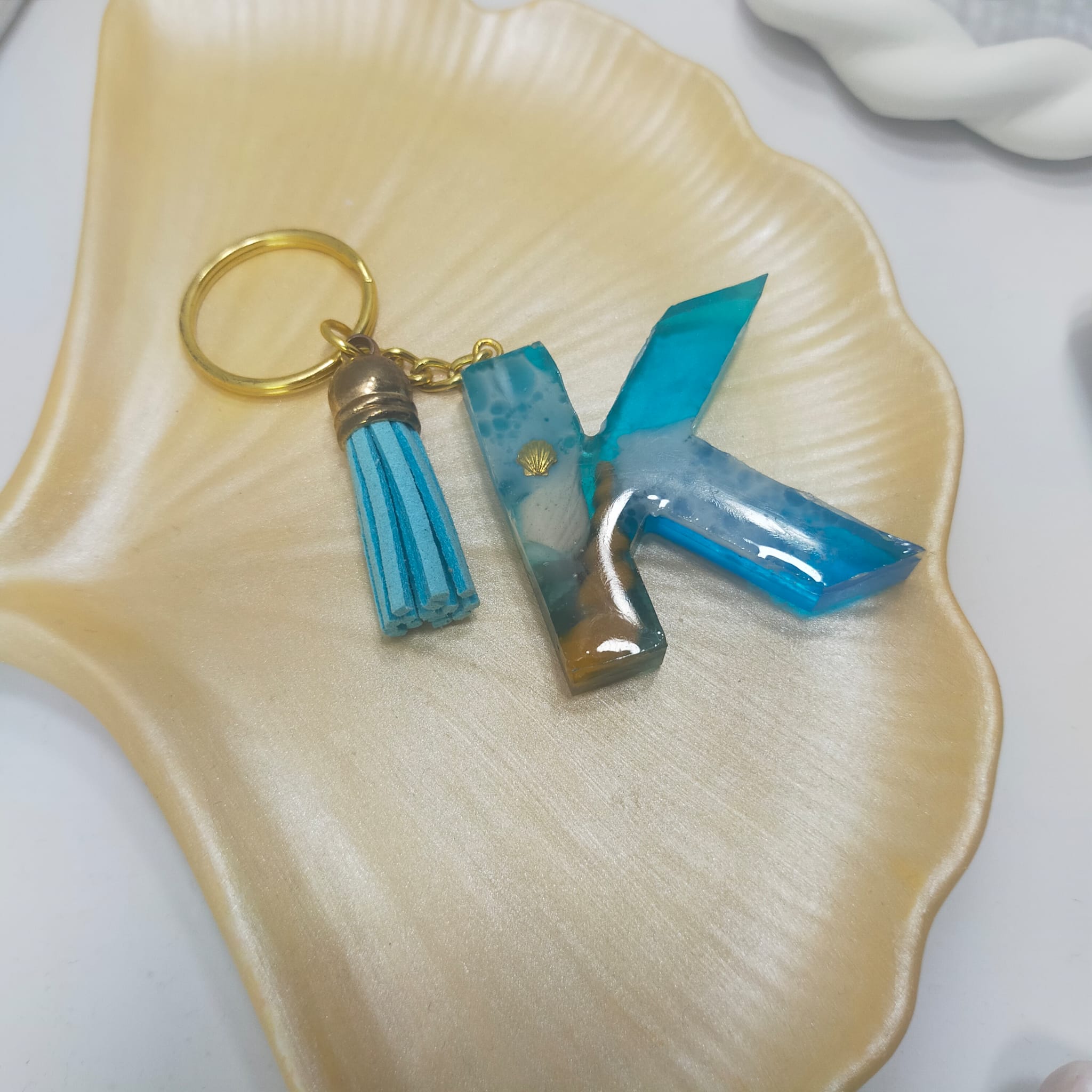 K resin letter beach style