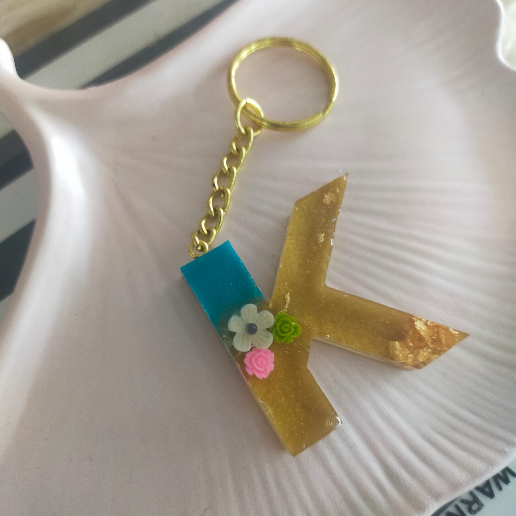 K resin letter keychain