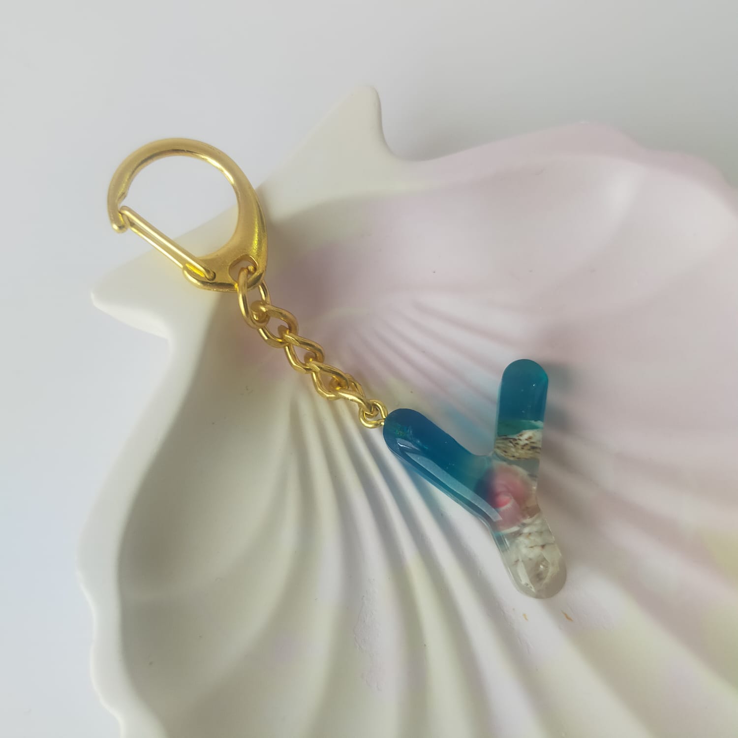Y resin letter small beach style