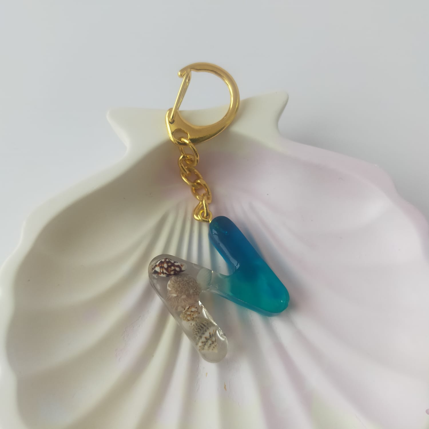 N resin letter small beach style