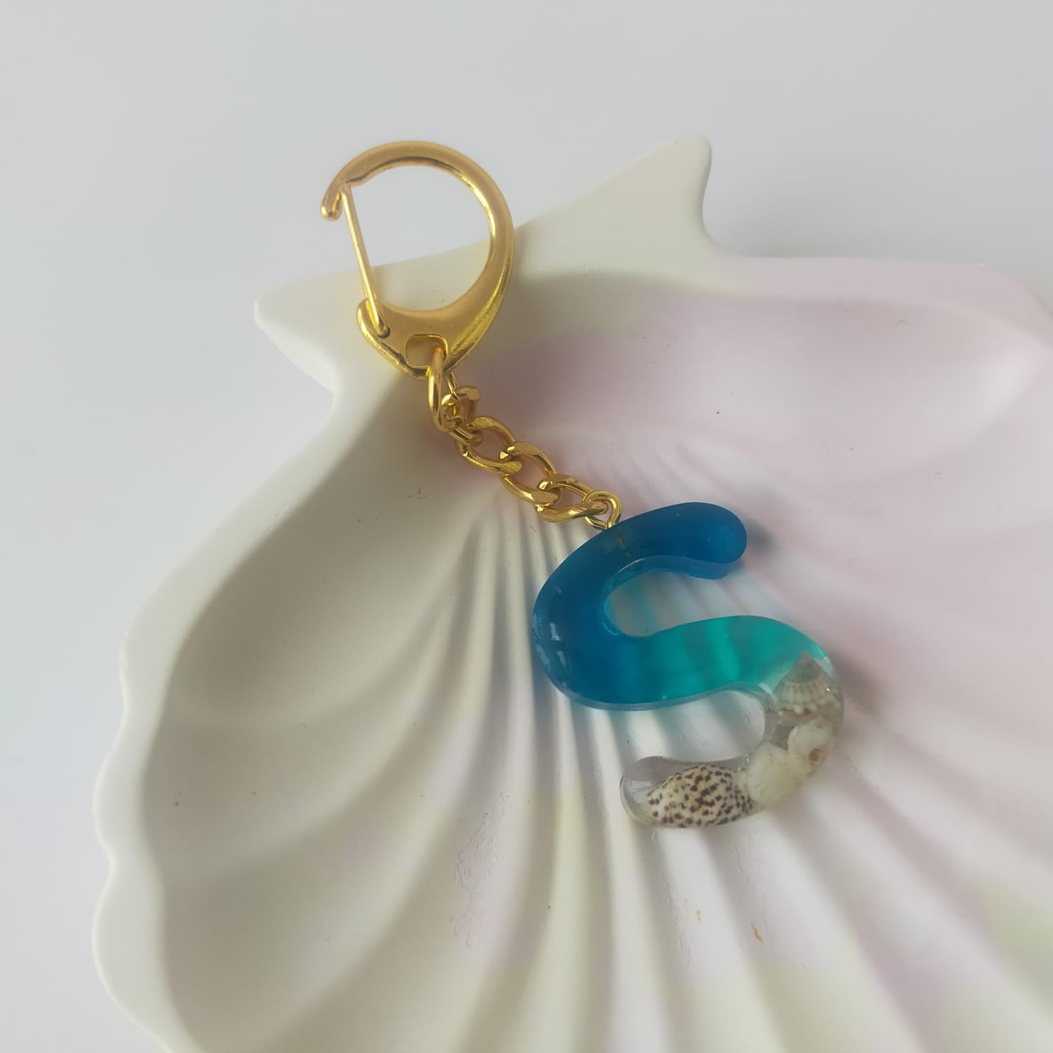 S resin letter small beach