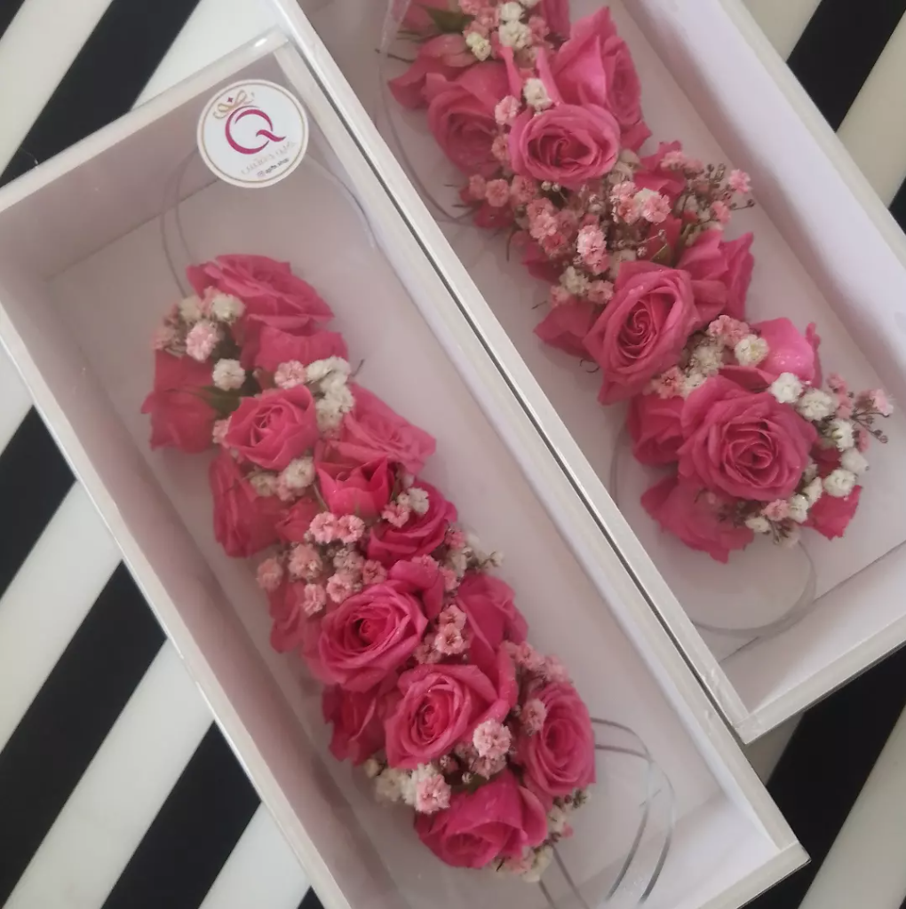 flowers hand bracelet (1 pc)